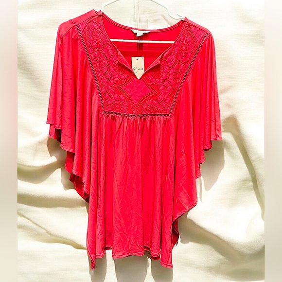 EST.1946 NWT Elegant Red Women's Top MEDIUM - Picture 1 of 4